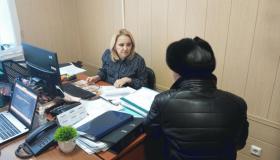 Юрист Фонда "Содействие" Угрюмова Светлана проводит консультацию 